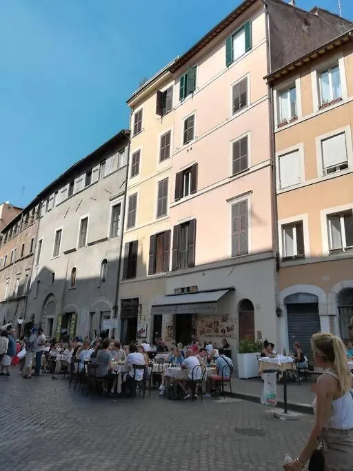 Apartment Over The Roman Ruins
